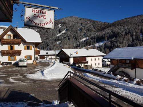 Hotel Silvesterhof — Dobbiaco