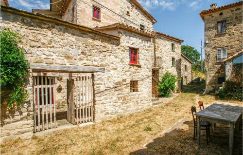 Pet Friendly Apartment — 4-Star Luxury Hotel in Monte Cerignone, Italy