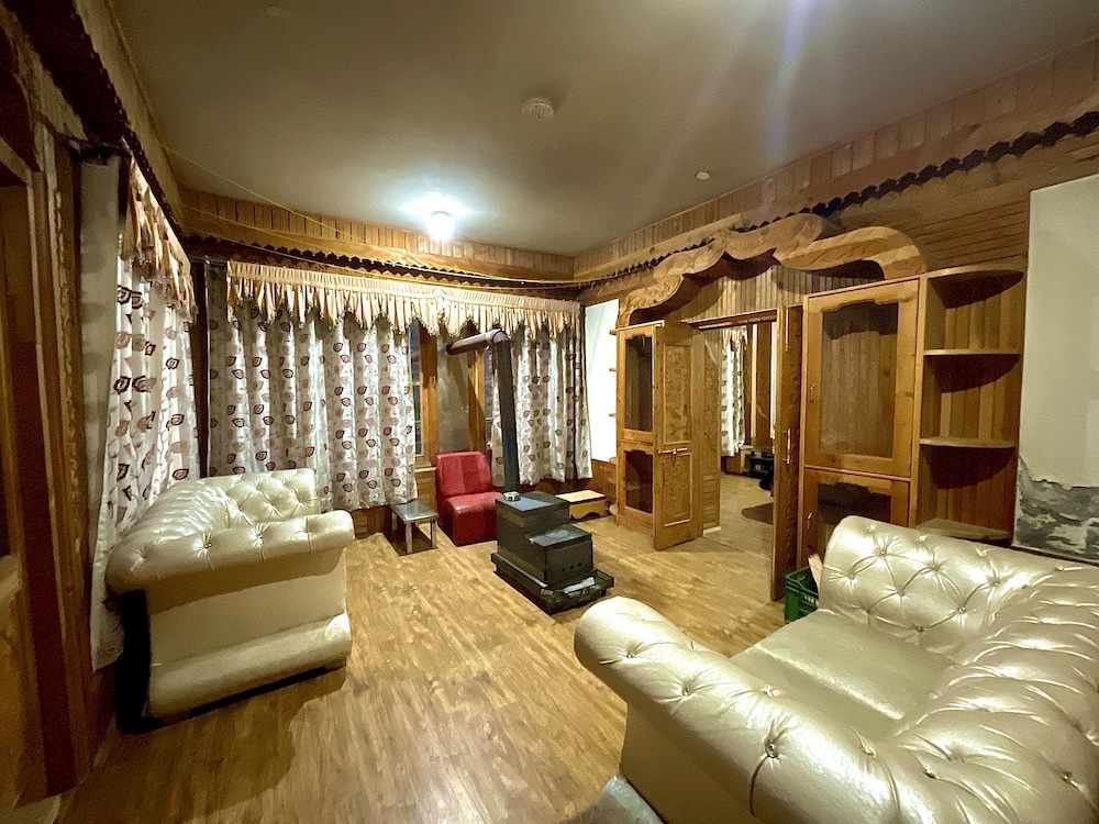 Diamond Valley x One Light Stays in Kulu, India