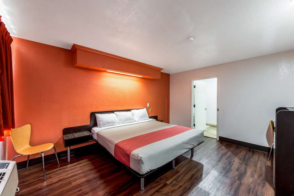 Motel 6 San Antonio Tx Frost Bank Center - photo 8