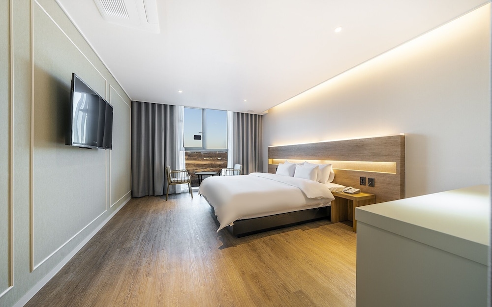 Jincheon Hotel Lacus in Chinch'on, South Korea