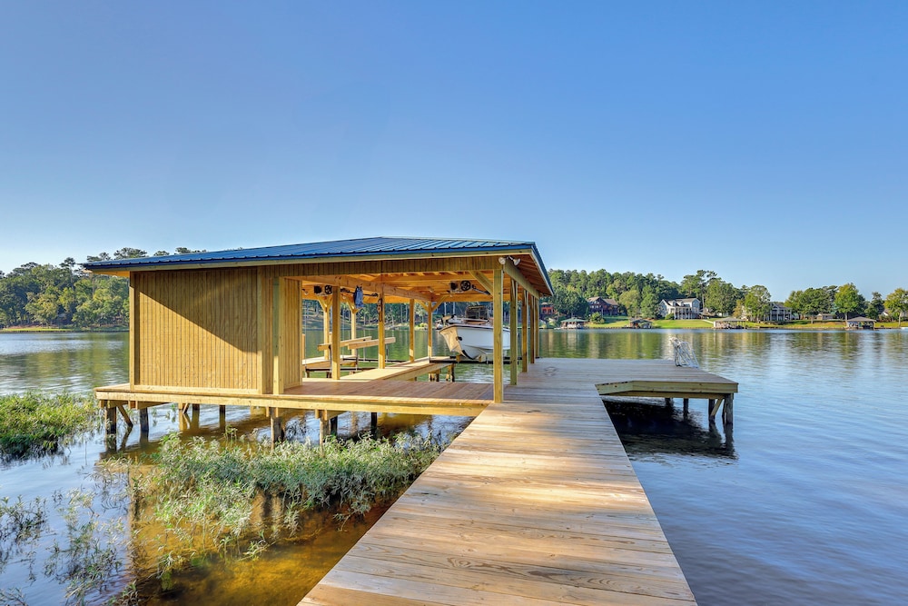 Waterfront Sparta Retreat With Dock Deck And Grill — Sparta