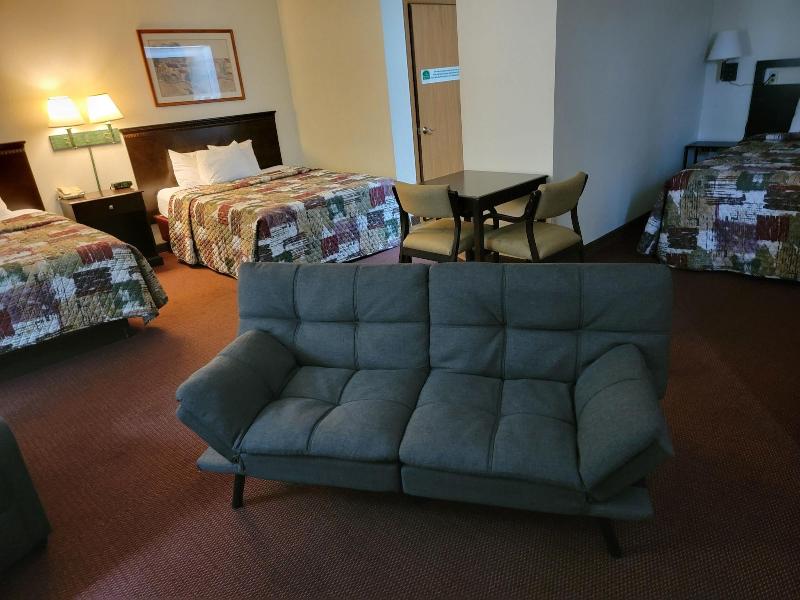 Wamego Inn and Suites - photo 17