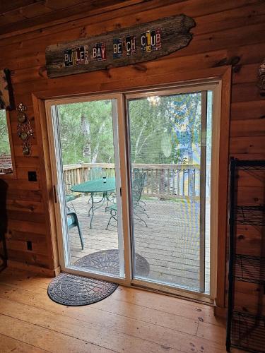 Butler's Bay Teal Lake 4 Bedroom Hotel Room by RedAwning - photo 31
