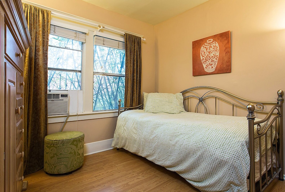 Hollywood Hills Suites - photo 30