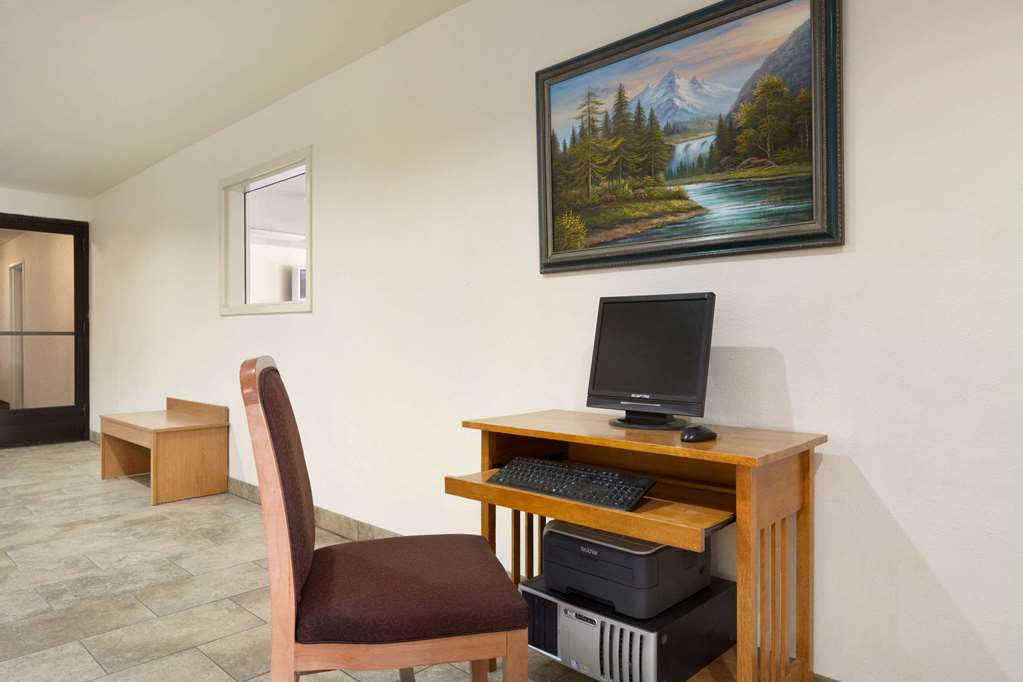 Travelodge by Wyndham Belen - photo 16