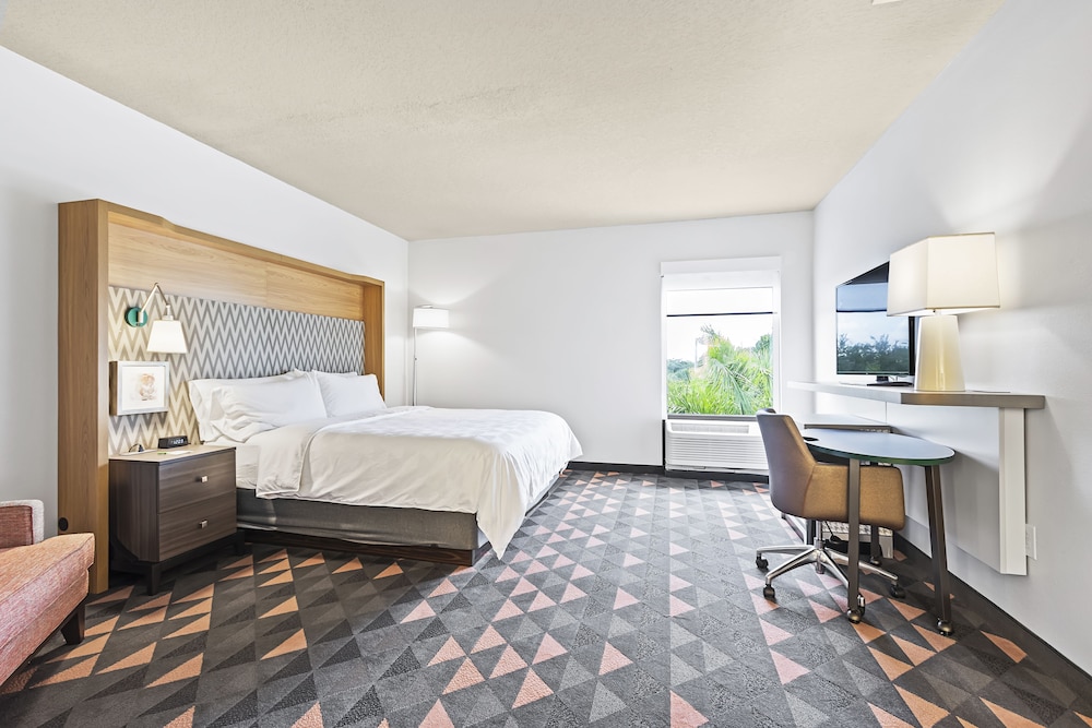 Holiday Inn St. Petersburg West by IHG - photo 5