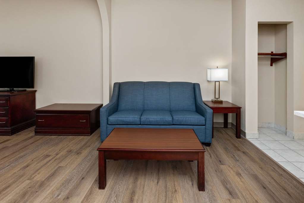 Baymont by Wyndham Houston Brookhollow - photo 11