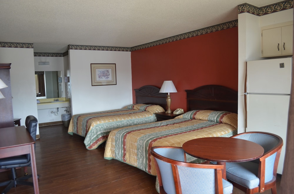 Granbury Inn & Suites - photo 6