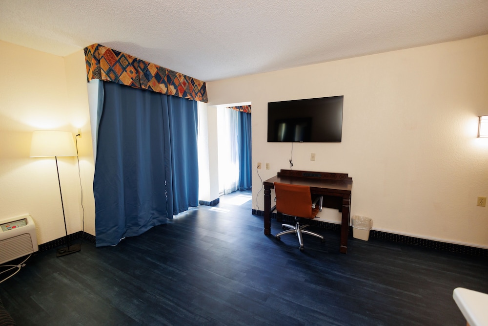Garnet Inn & Suites Orlando - photo 80