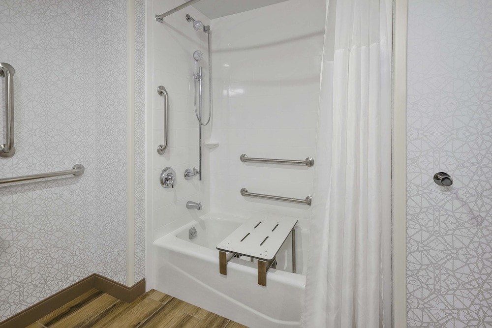 Hampton Inn & Suites Grandville Grand Rapids South - photo 15