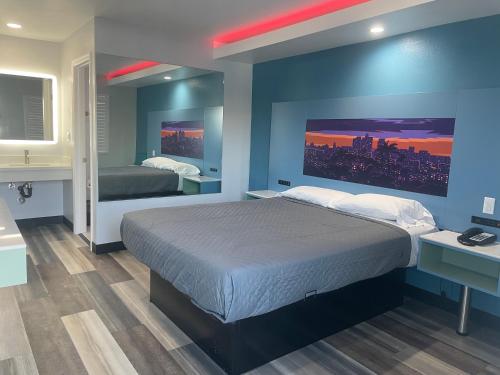 La Palma Motel - photo 8
