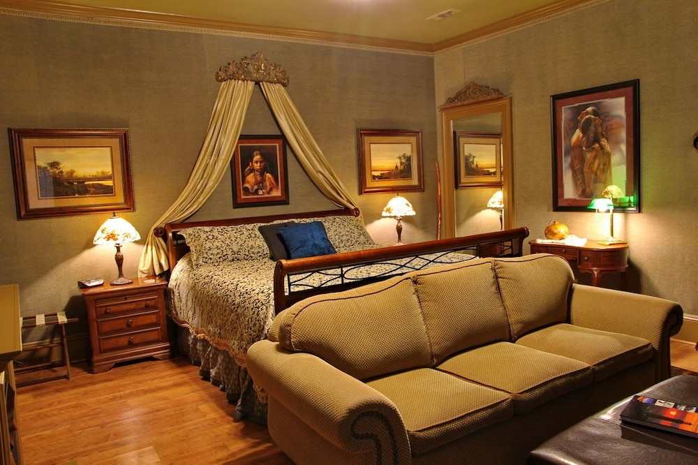 Bybee's Historic Inn - photo 7