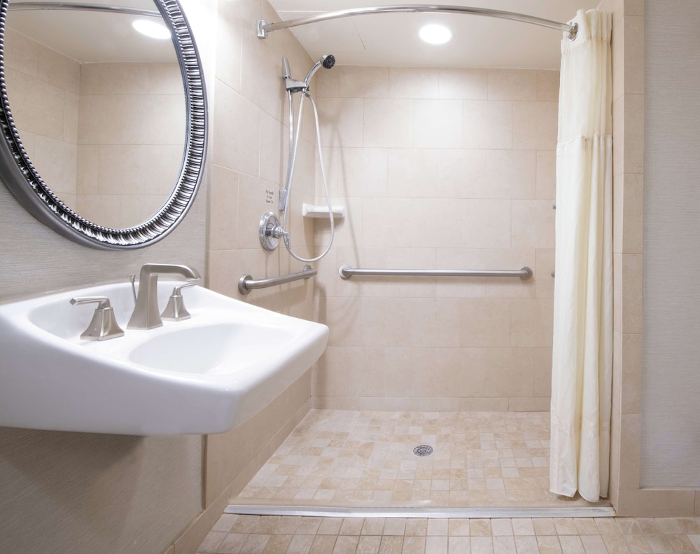 DoubleTree by Hilton Philadelphia West - photo 34