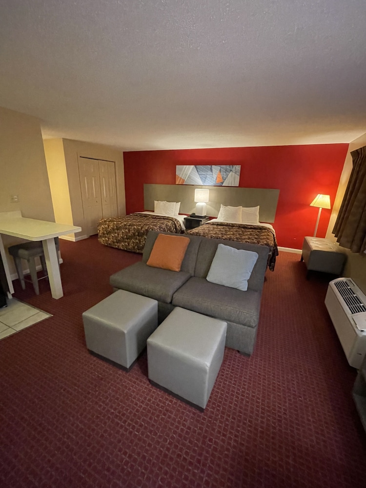 Gold Star Inn & Suites - photo 11