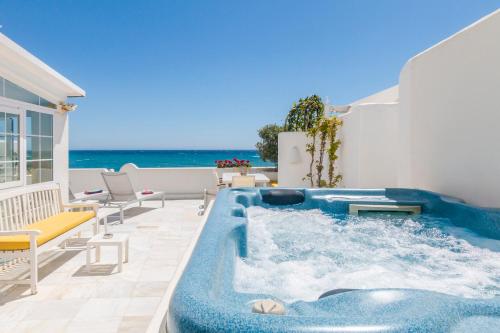 Deluxe Apartment with Jacuzzi — 4-Star Luxury Hotel in Marbella, Spain