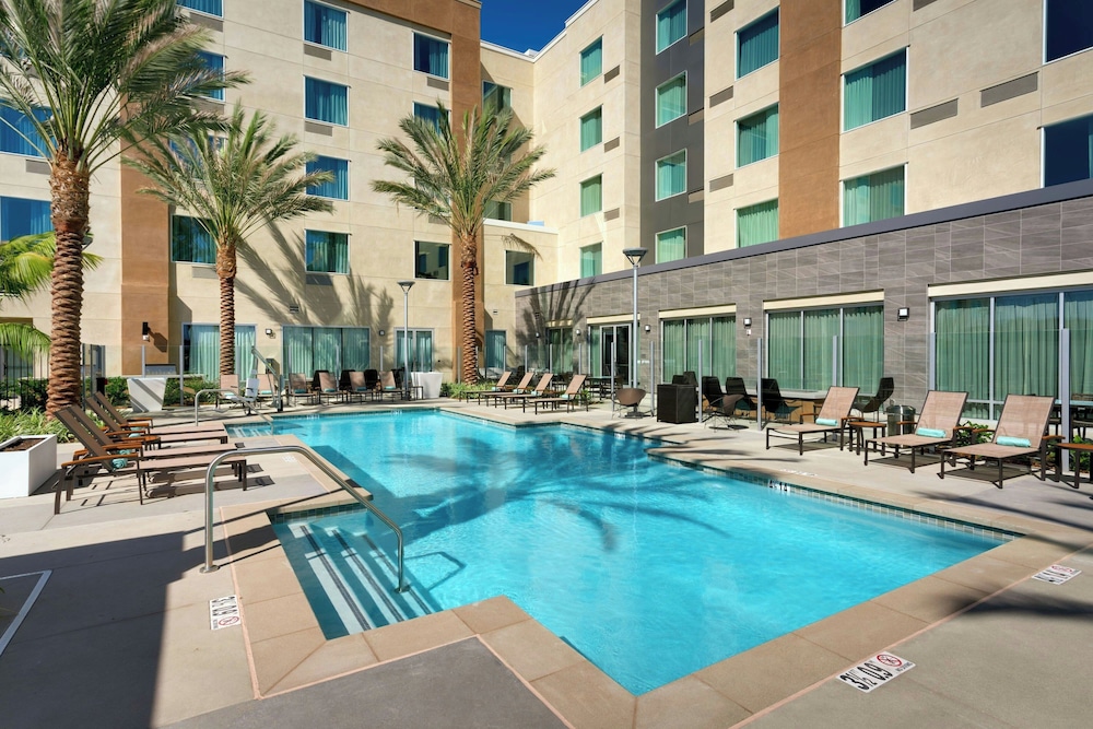 Courtyard by Marriott Los Angeles LAX Hawthorne - photo 18