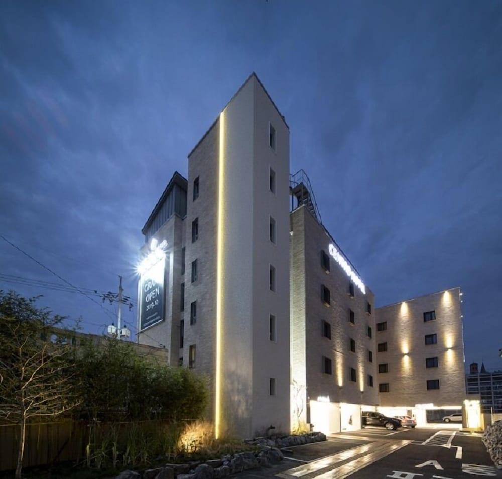 Centro Hotel - carbon neutral hotel in Waegwan