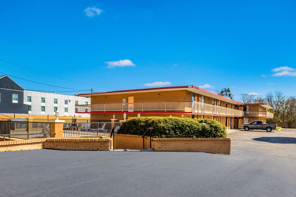 Econo Lodge Inn & Suites Macon West in Macon, United States
