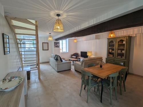 Charmant Gite Pres D Orleans Avec Jardin Privatif Et Parking Fr 1 590 524 — Chaingy