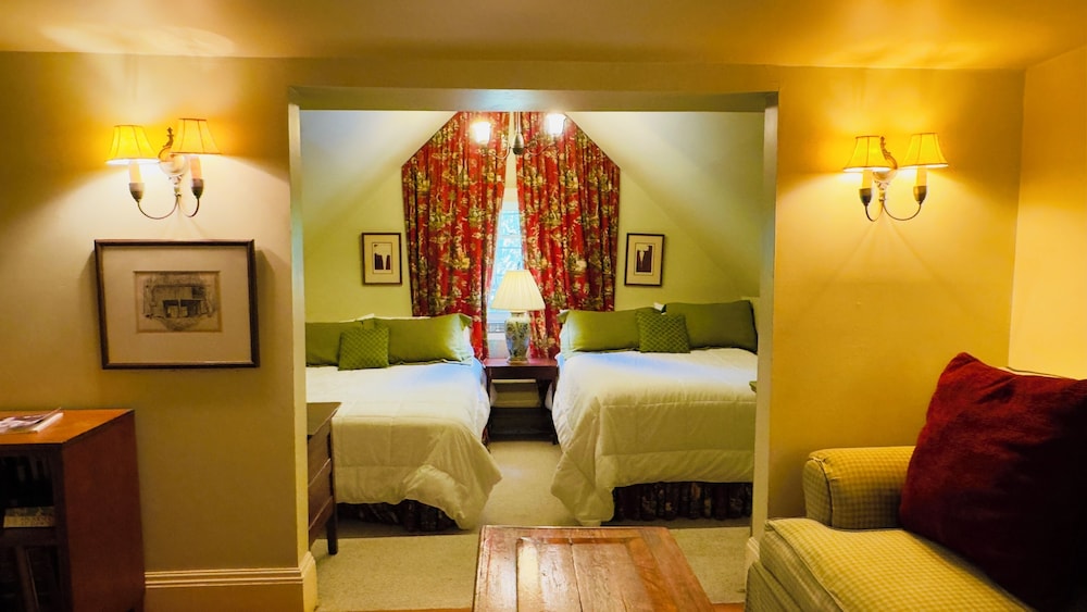 Rothschild Pound House Inn - photo 16