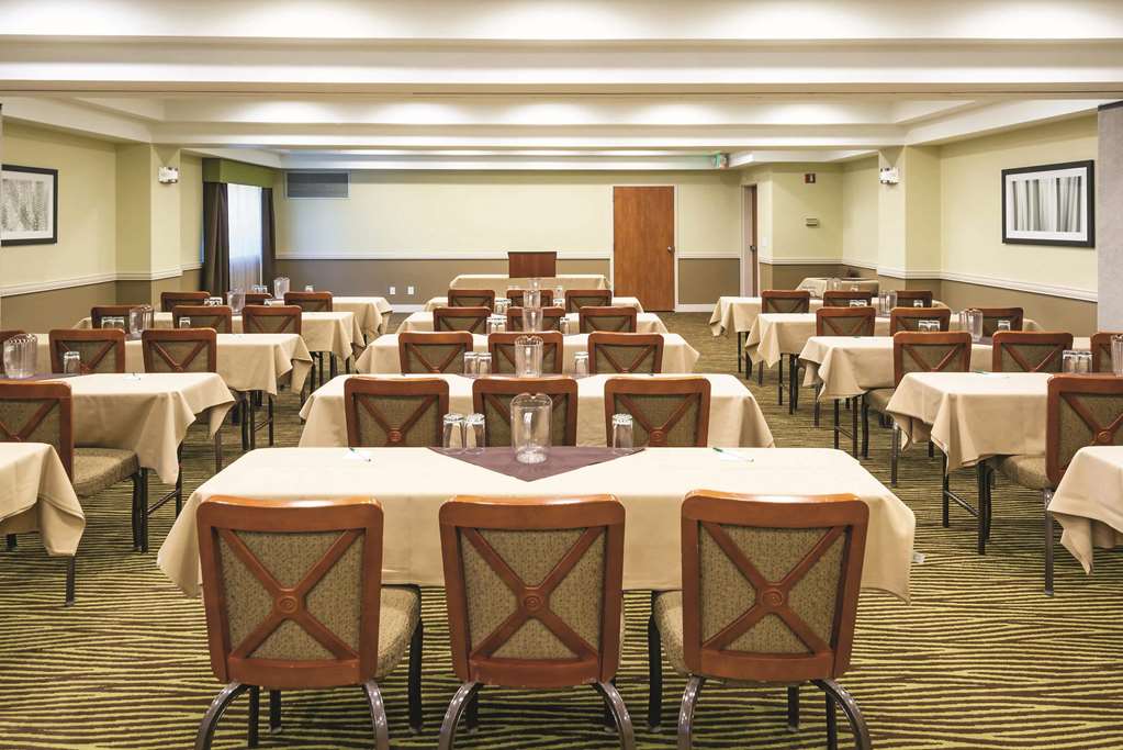 La Quinta Inn & Suites by Wyndham Boise Towne Square - photo 41