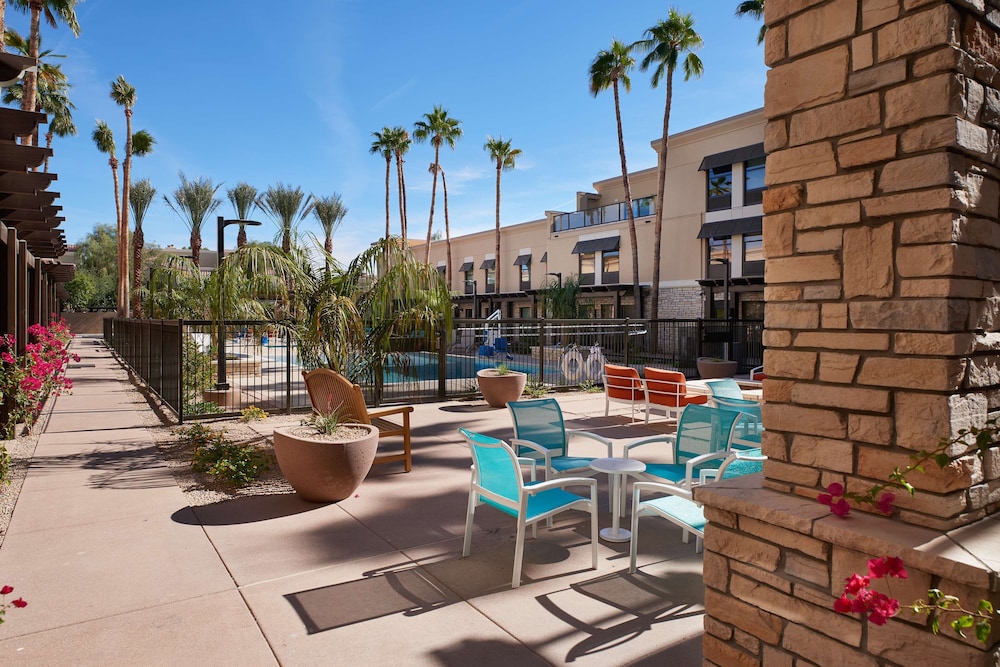 Hampton Inn & Suites Phoenix Scottsdale on Shea Boulevard - photo 50