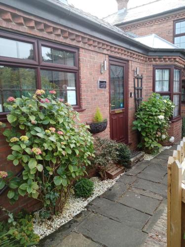 Cherry Tree Cottage — 4-Star Luxury Hotel in Bempton, United Kingdom