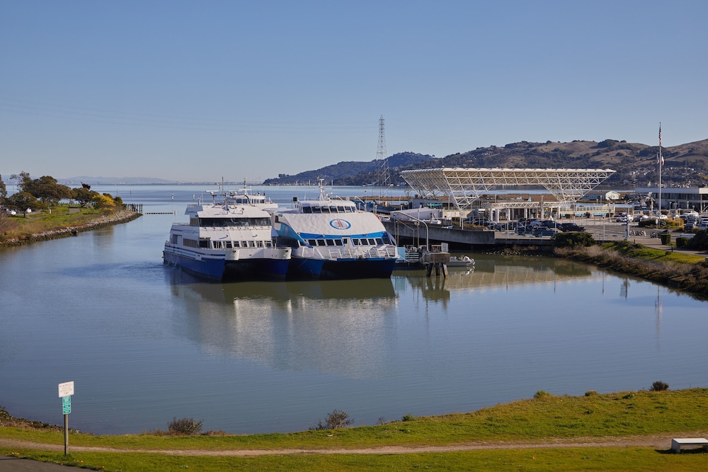 Embassy Suites by Hilton San Rafael at Marin Center - photo 64
