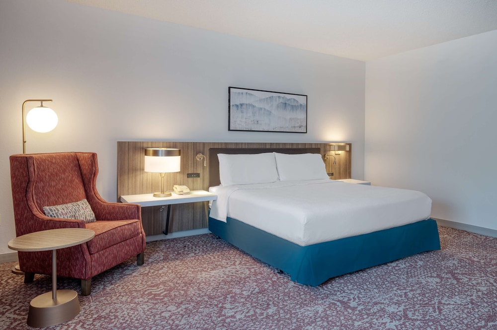 Hilton Garden Inn Clarksburg Bridgeport - photo 11