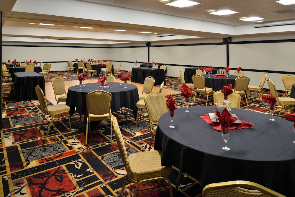 Hawthorne Inn and Conference Center - photo 46