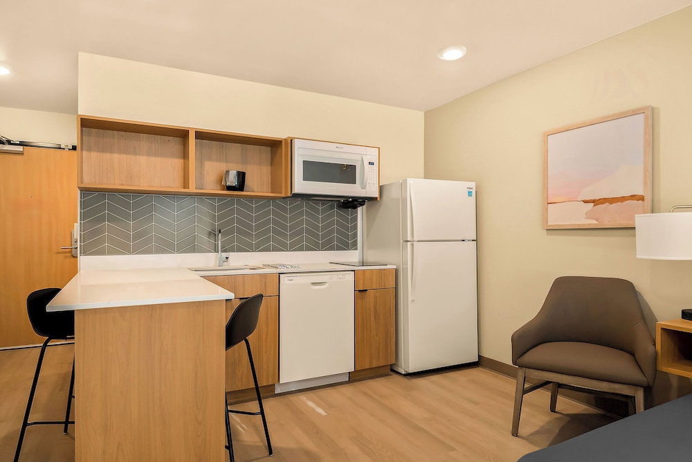 LivAway Suites Missoula - photo 6