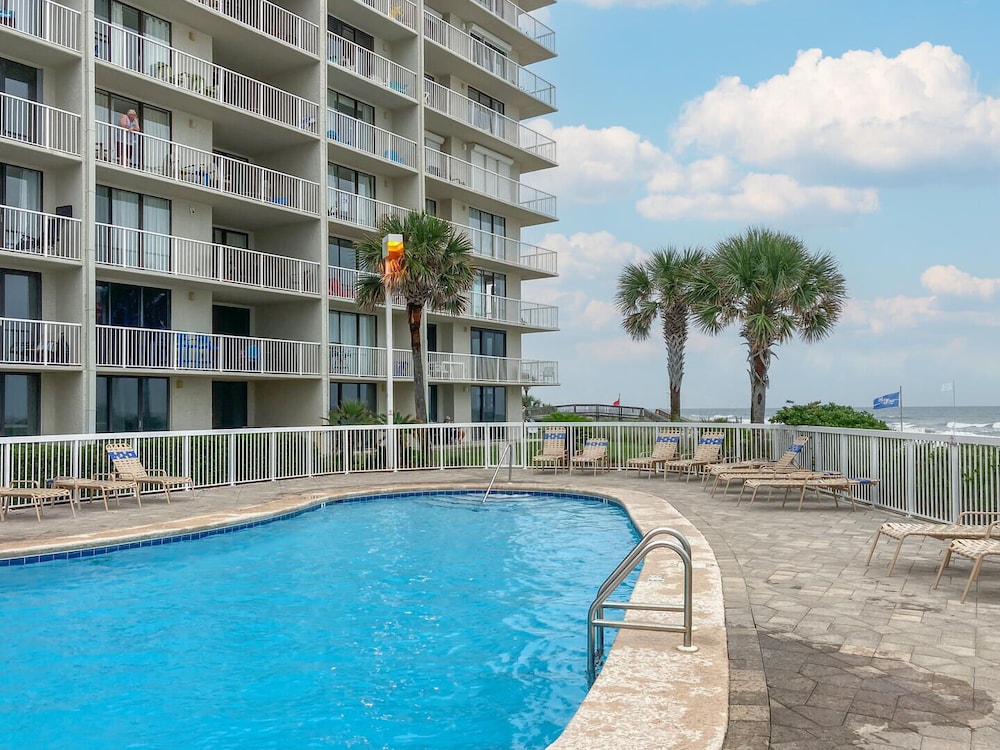 Beach View 3br 2ba W pools Sleeps 8 — 4-Star Luxury Hotel in Orange Beach, United States