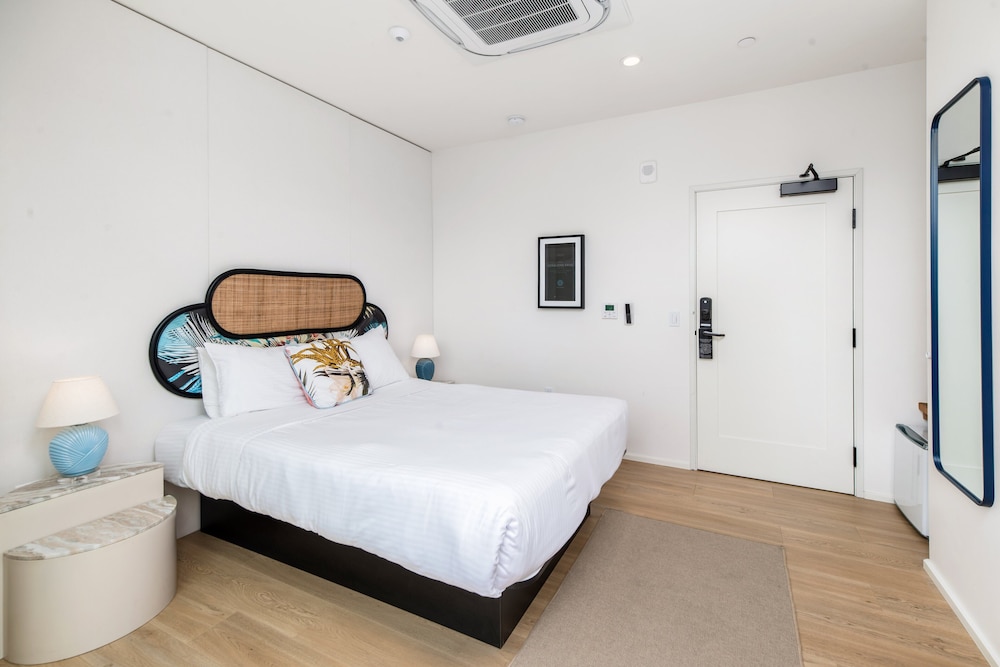 The Brick Hotel - photo 32