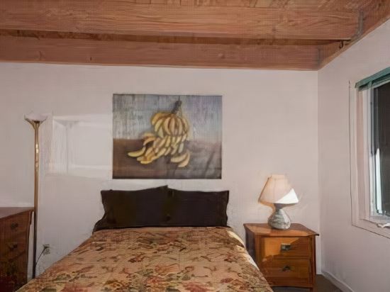 Spike's Place - photo 8