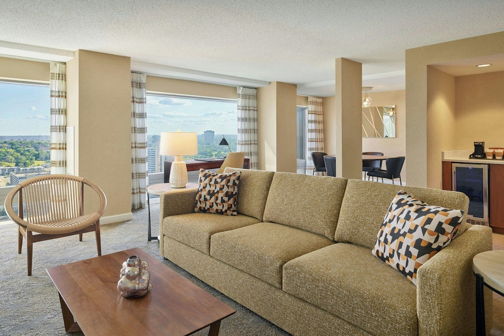 Sheraton Kansas City Hotel at Crown Center - photo 22