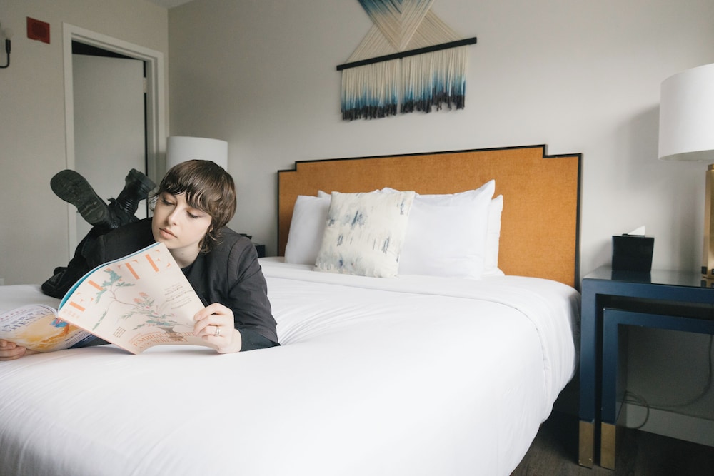 The Redford Hotel - photo 13