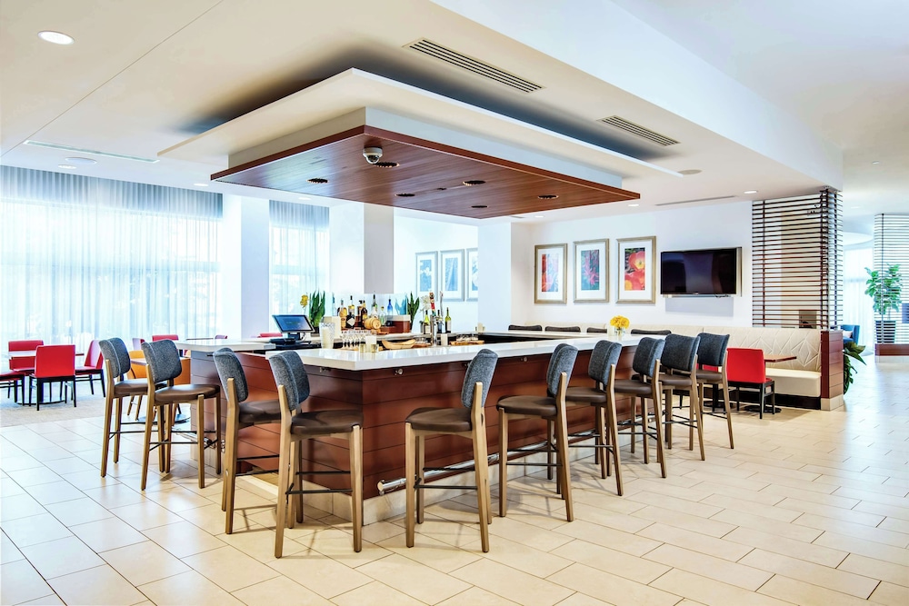 Hilton Garden Inn Alexandria Old Town National Harbor - photo 21