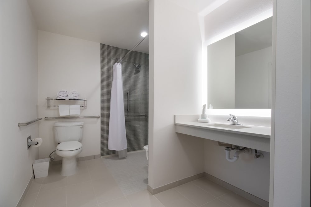 SpringHill Suites by Marriott Dallas NW Hwy I35E - photo 25