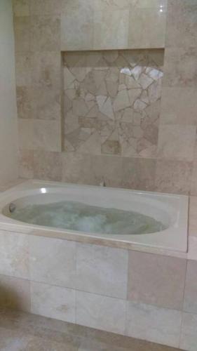 Villa Colibri Casa Vacacional alberca asador jardín 15 huéspedes — 4-Star Luxury Hotel in Temixco, Mexico
