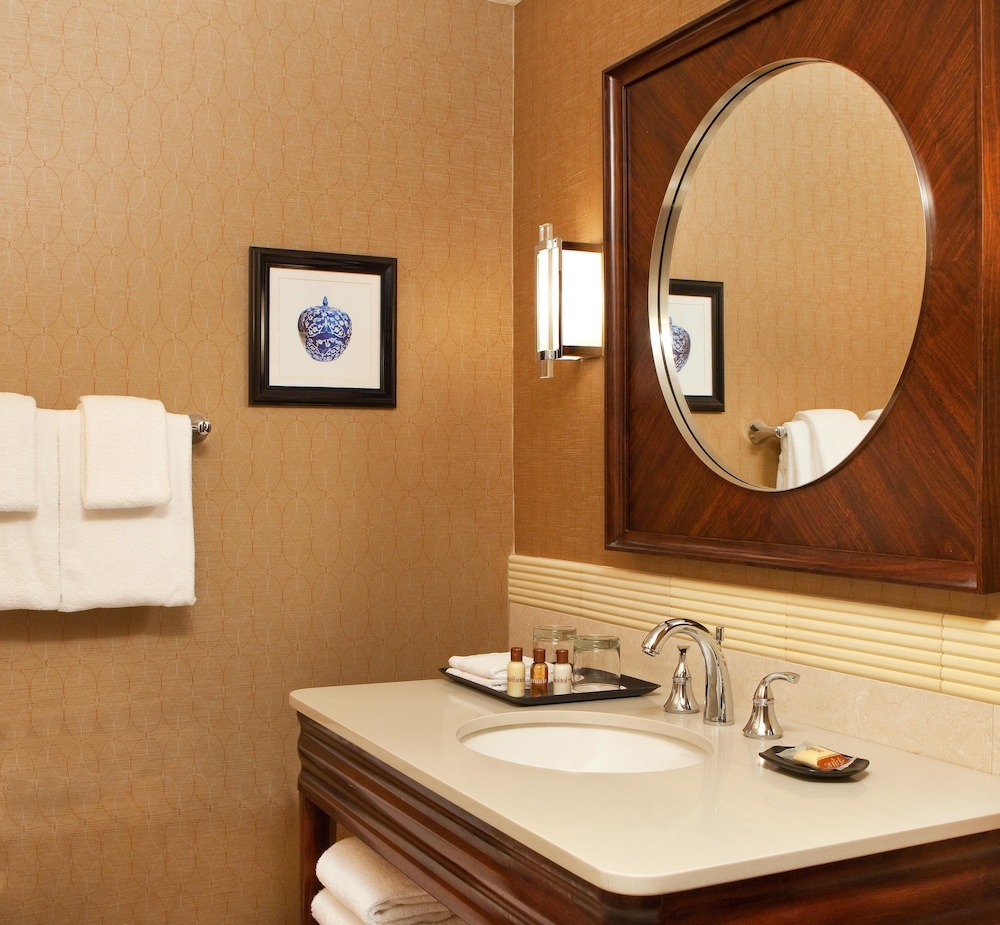 Sheraton Portsmouth Harborside Hotel - photo 26