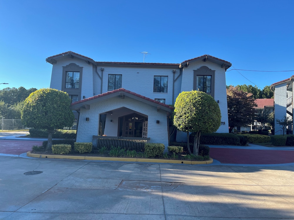 Guest Inn & Suites — hotel in Peachtree Corners