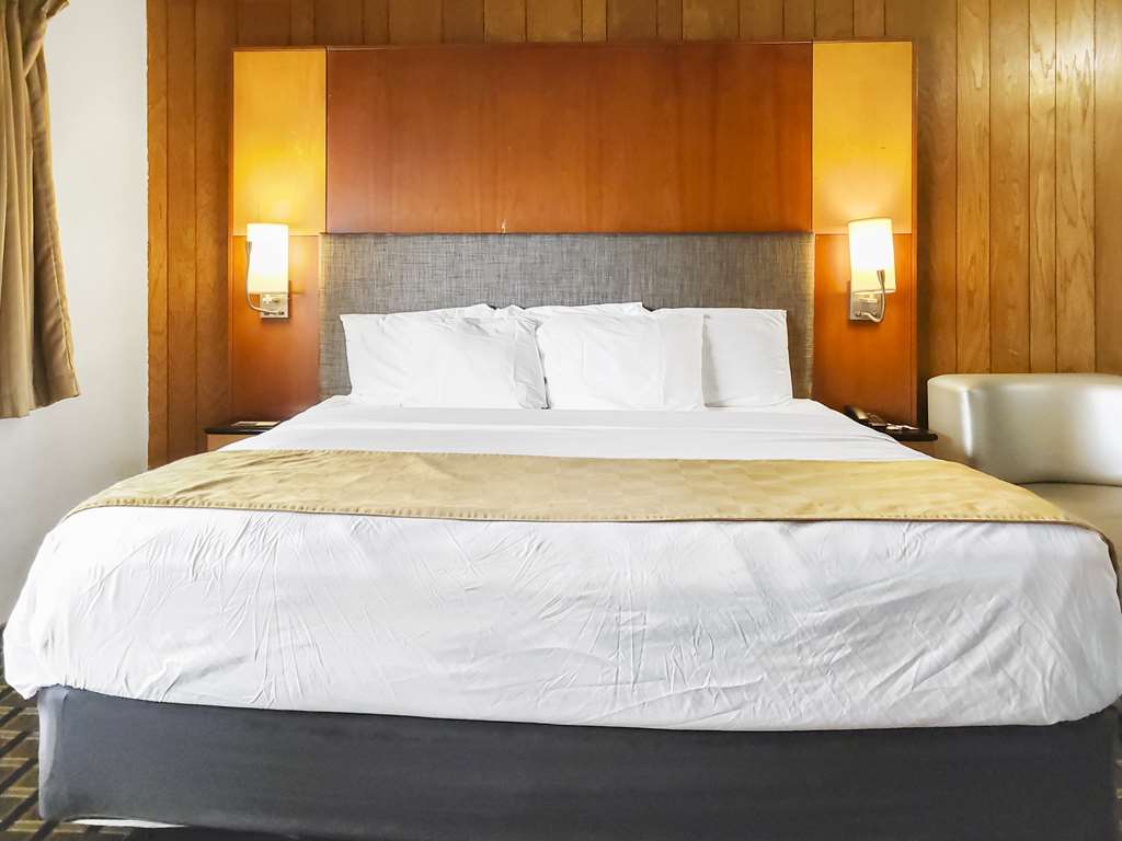 Americas Best Value Inn Hinckley - photo 10