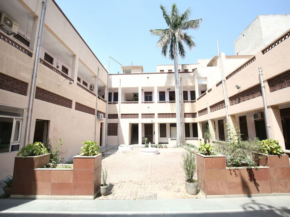 Oyo 11595 Hotel Roxy in Jalandhar, India