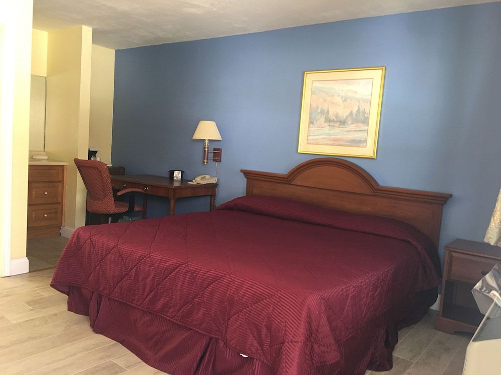 Maple Leaf Motel - photo 2