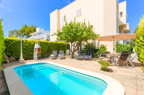 Playamar Private Pool and 150m to Beach in Alcudia, Spain