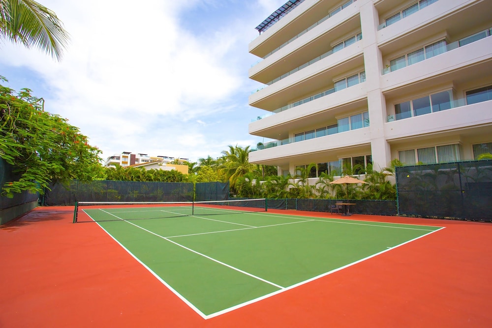 Tennis court