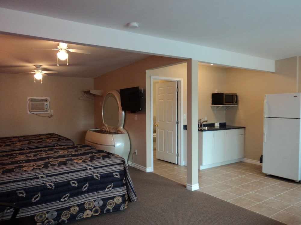 Rymal’s Motel in Windsor, Canada