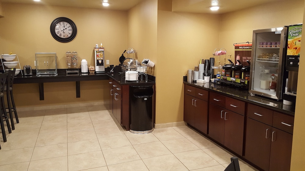 Cobblestone Inn & Suites Cambridge - photo 33