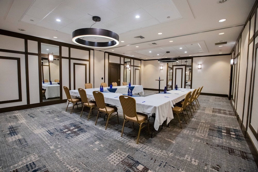 Delta Hotels by Marriott Burlington - photo 34